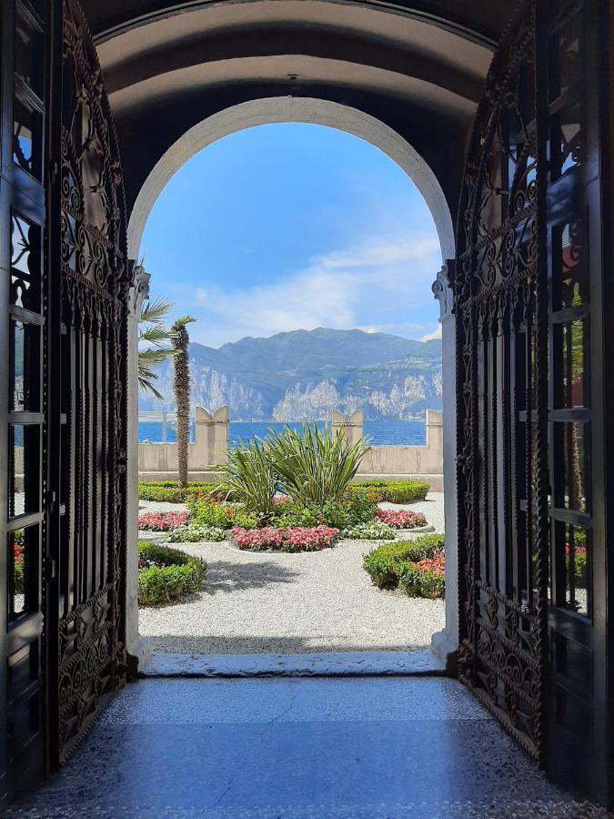 Villa Sul Lago Con Pontile Privato A Brenzone Sul Garda - Unique And Exclusive Eksteriør bilde