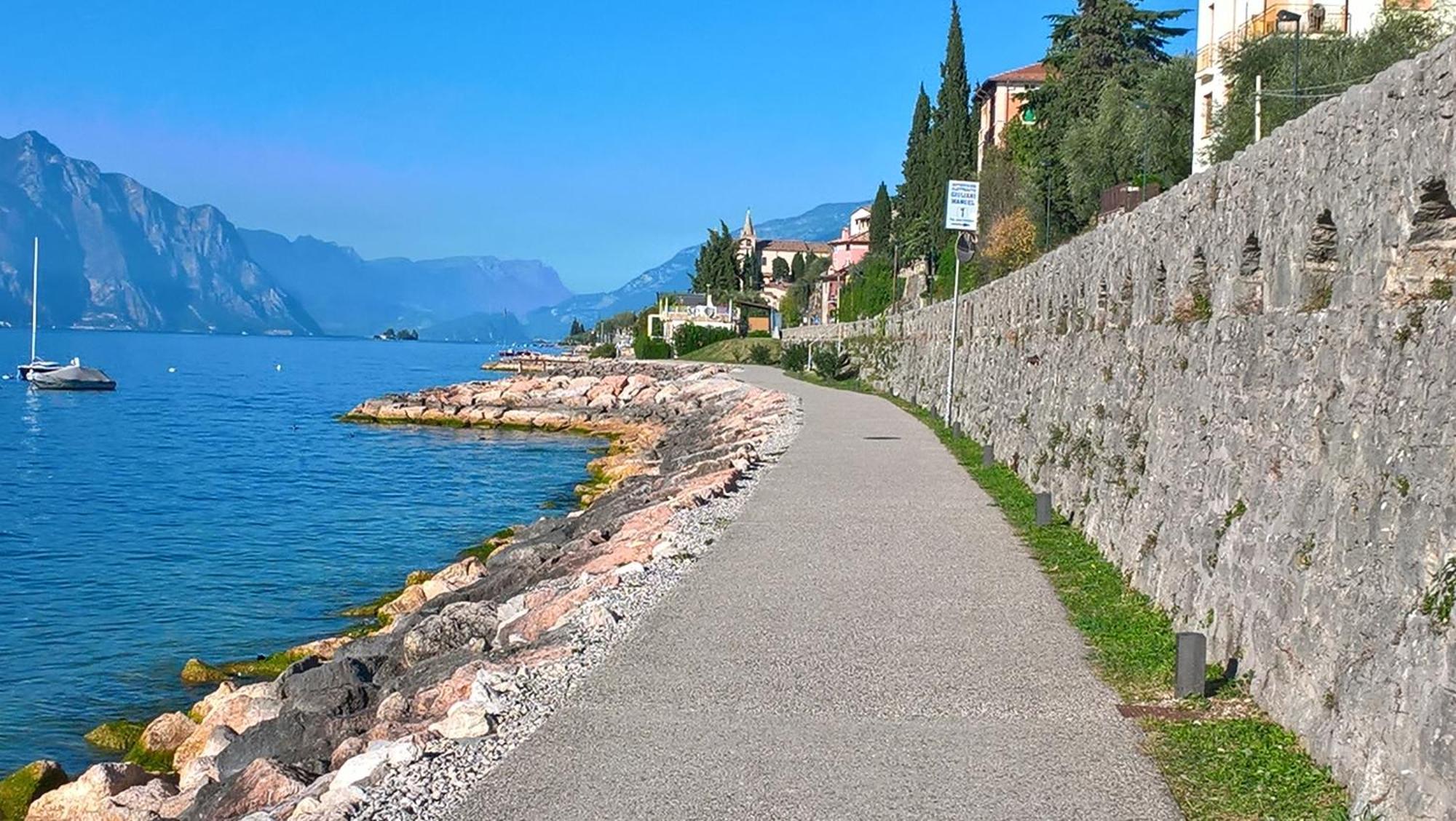 Villa Sul Lago Con Pontile Privato A Brenzone Sul Garda - Unique And Exclusive Eksteriør bilde